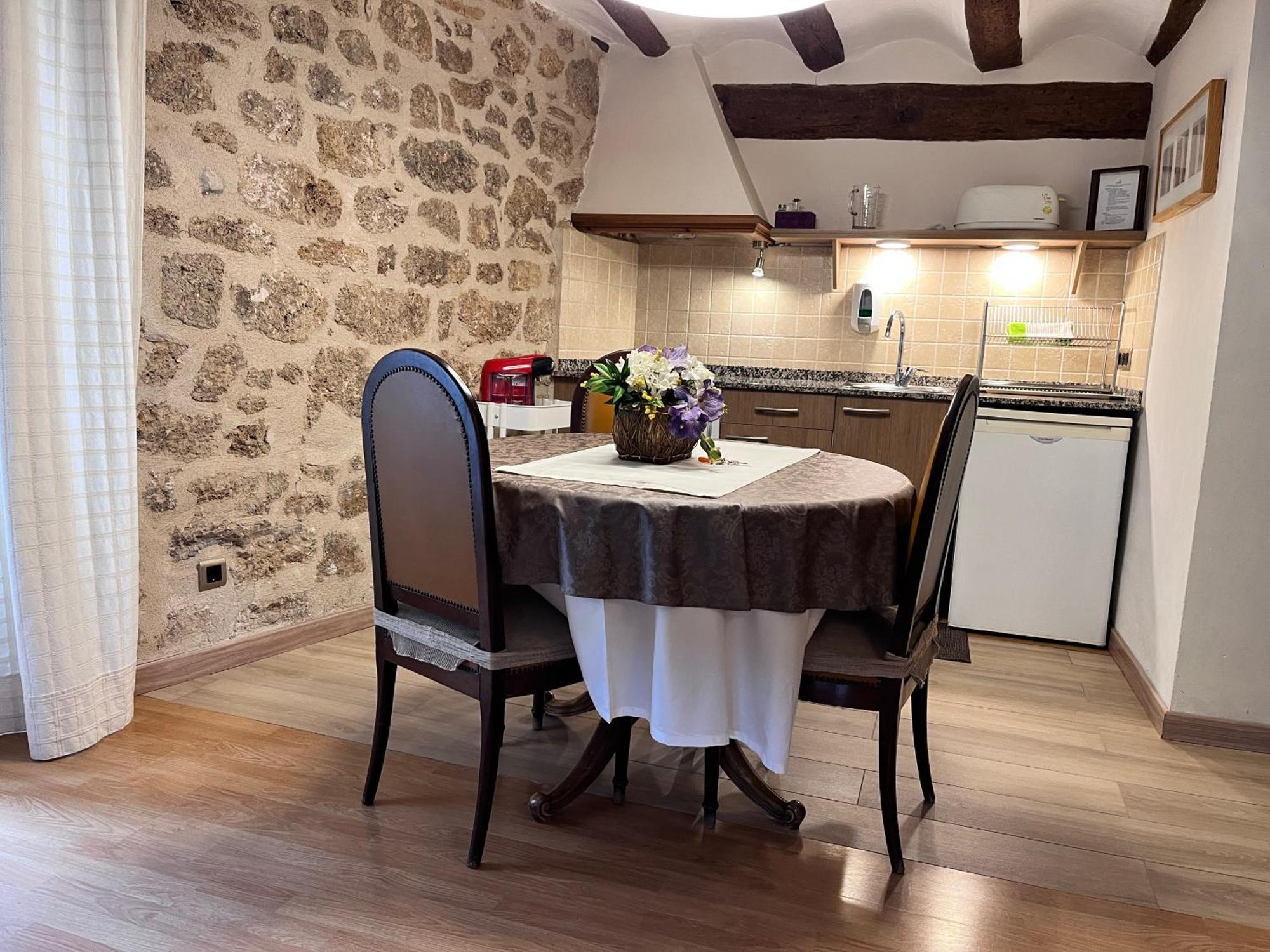 Apartamentos Can Juver Бесейте Екстер'єр фото